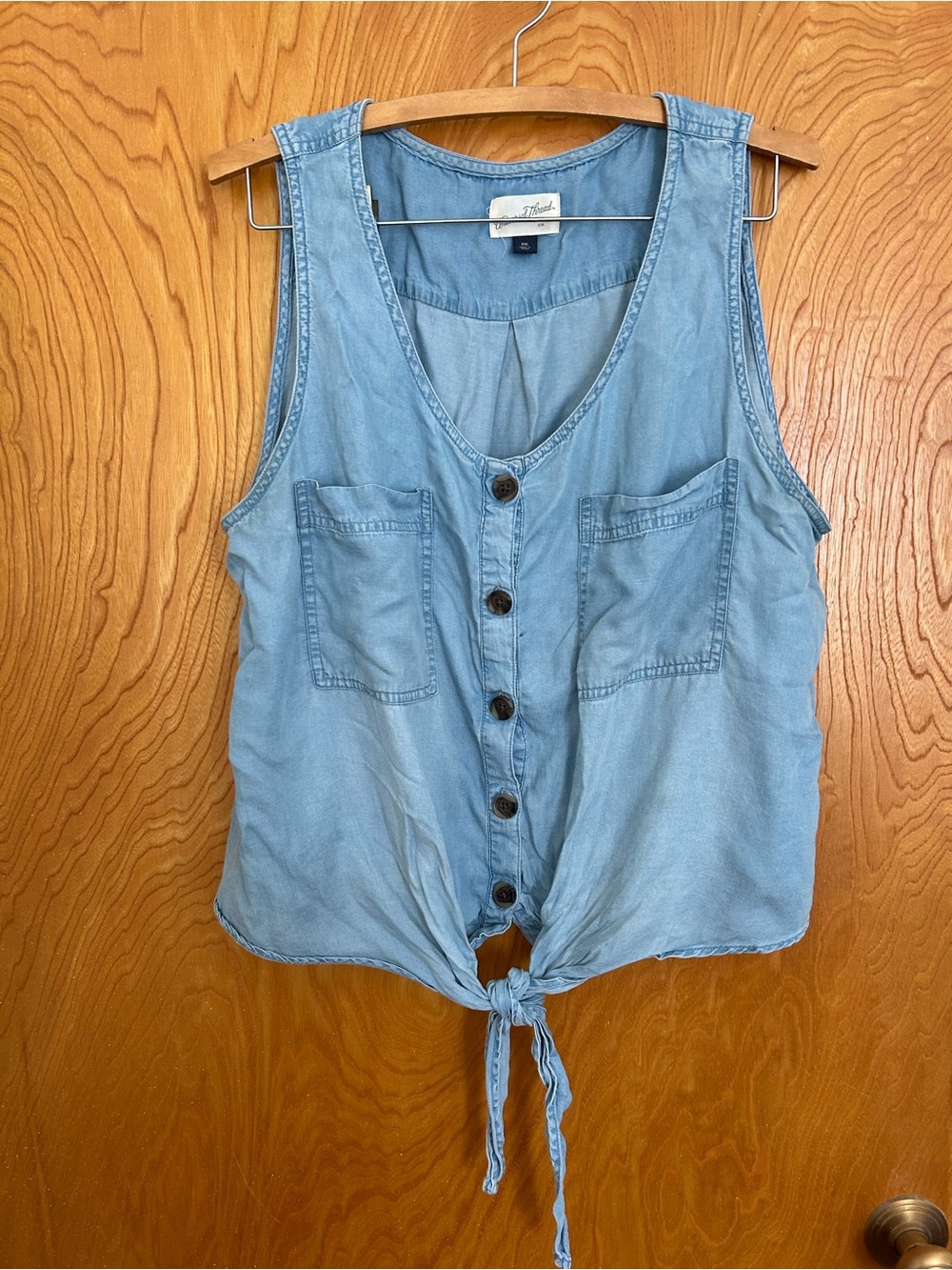 Universal Thread Light Blue Denim Tie-Front Tank, Size XXL